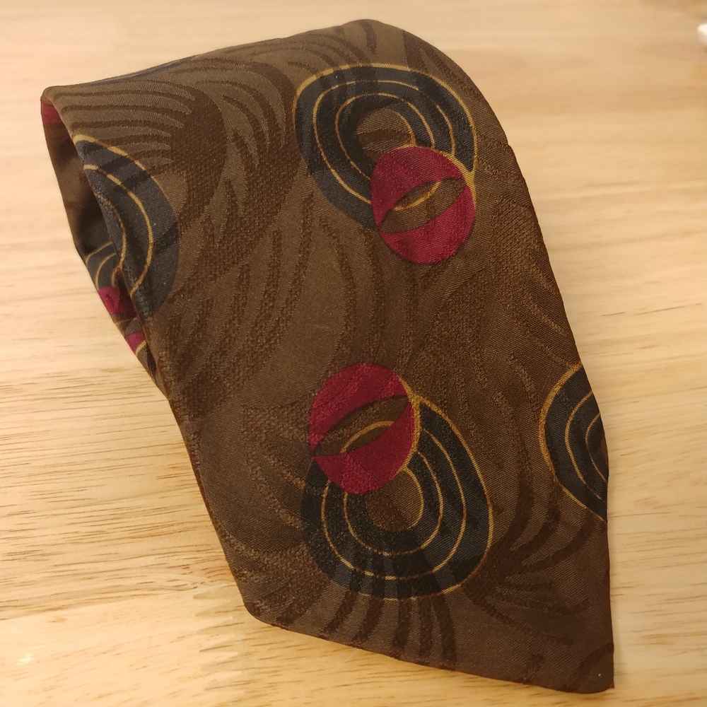 XMI | Brown necktie